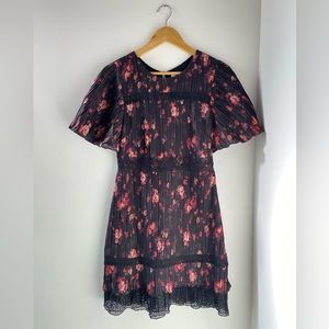 Foxiedox Size M Batwing Floral Dress
